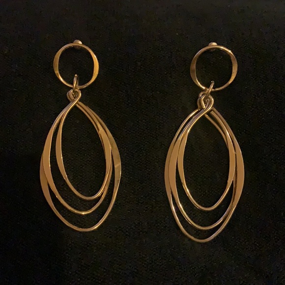 Gold dangling earrings - Picture 2 of 4